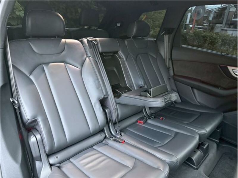 Q7