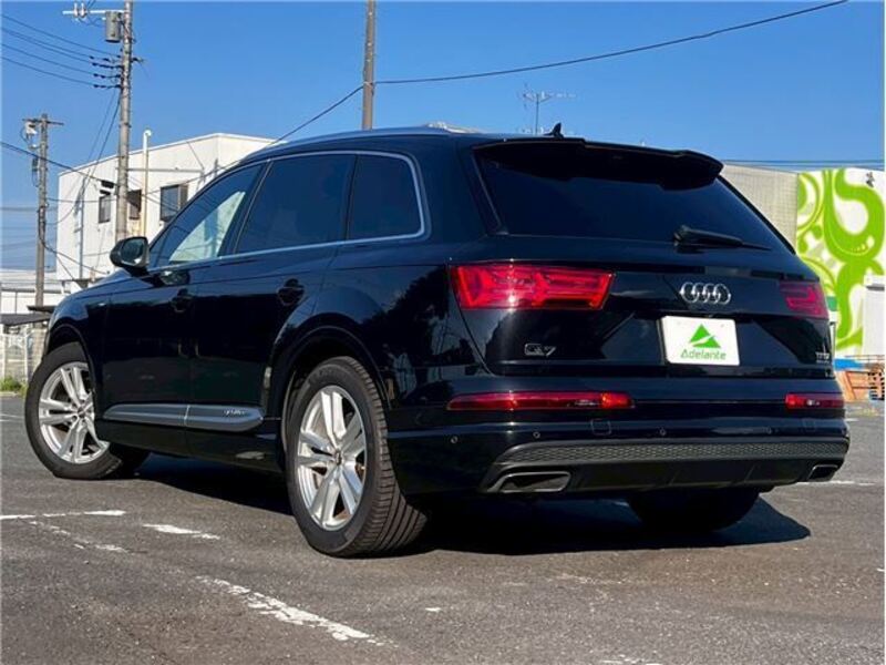 Q7