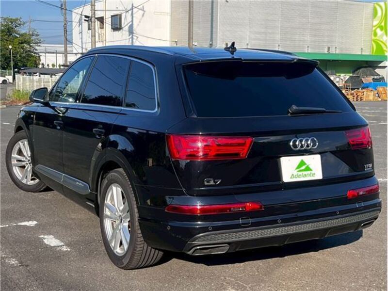 Q7