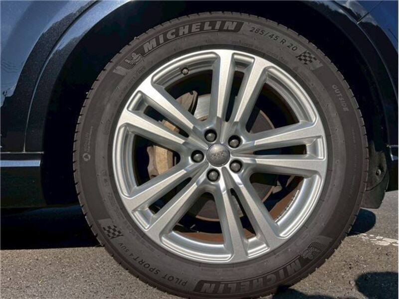 Q7