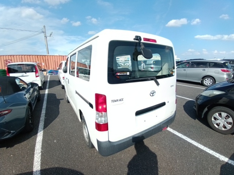 TOWN ACE VAN
