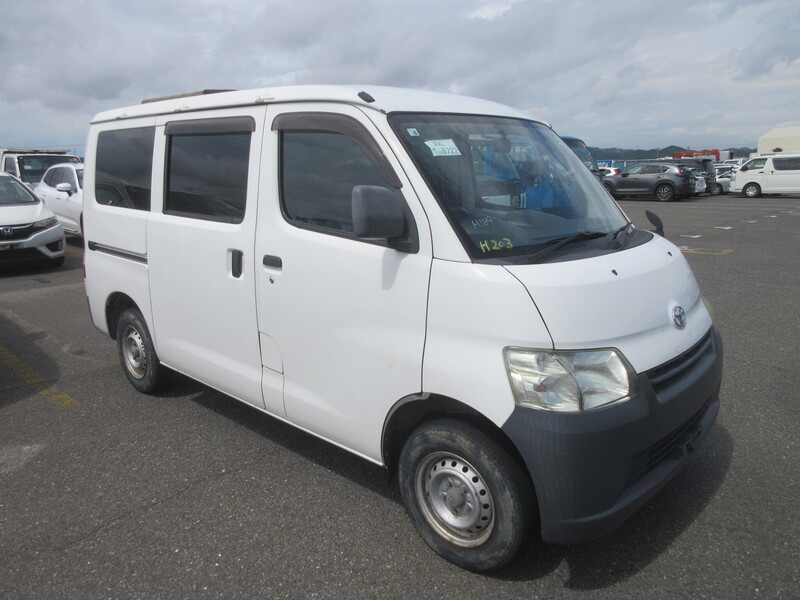 TOWN ACE VAN
