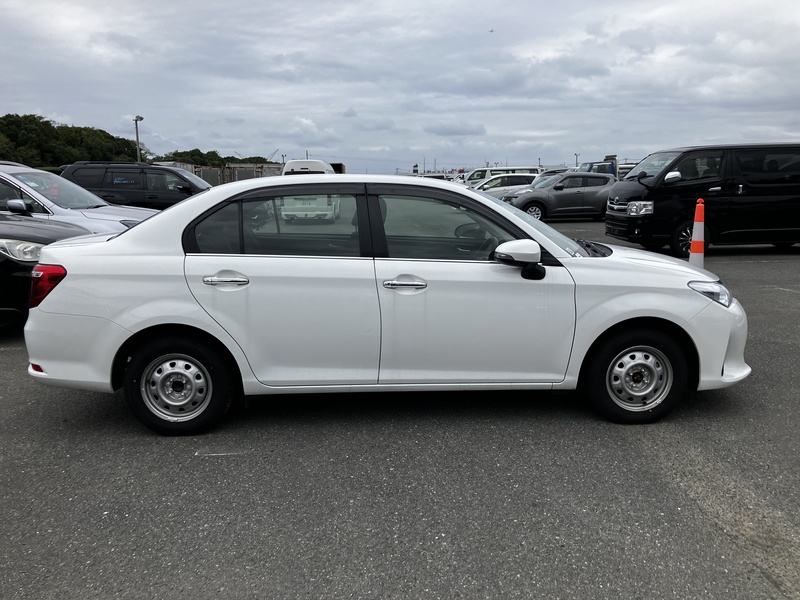 COROLLA AXIO