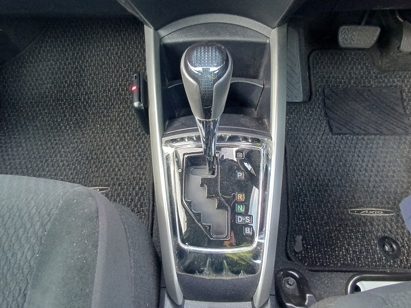 COROLLA AXIO