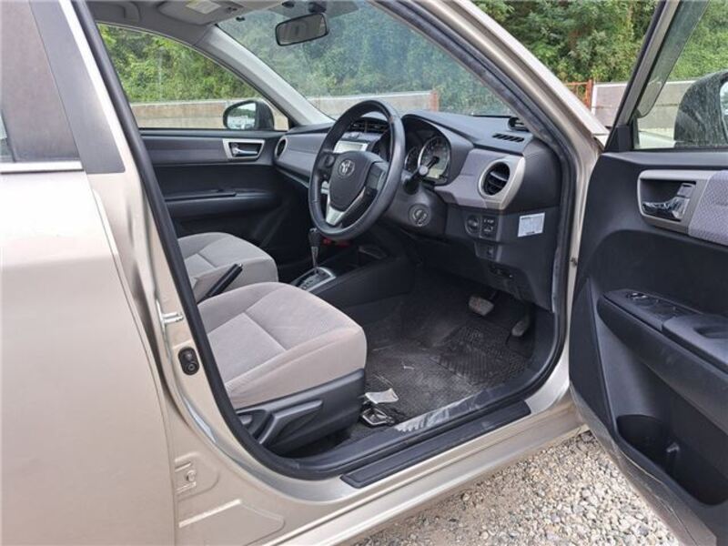 COROLLA AXIO