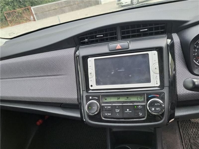 COROLLA AXIO