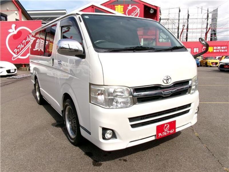 TOYOTA HIACE