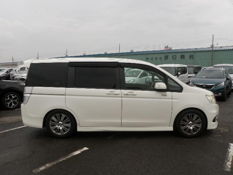 STEP WAGON