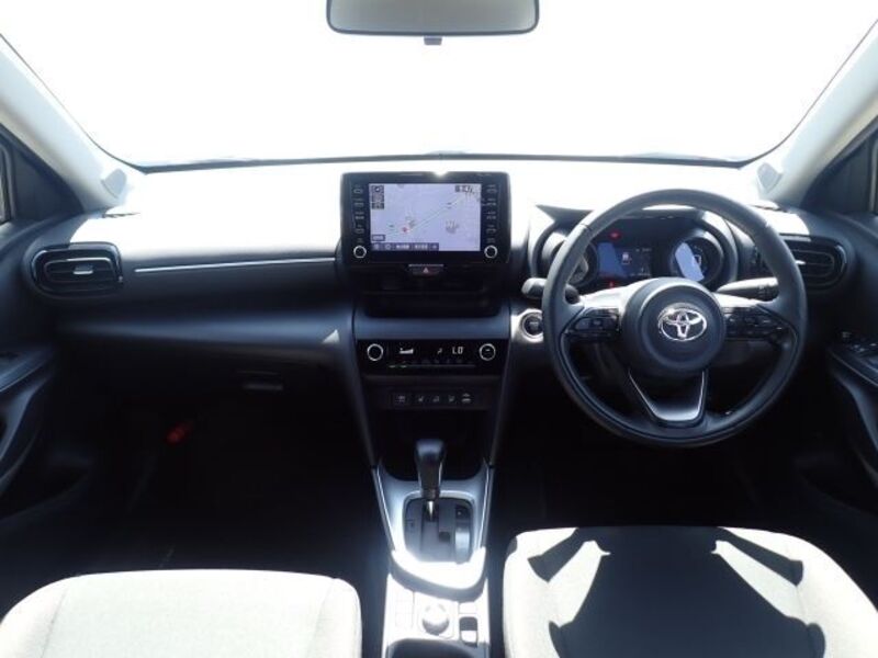YARIS CROSS
