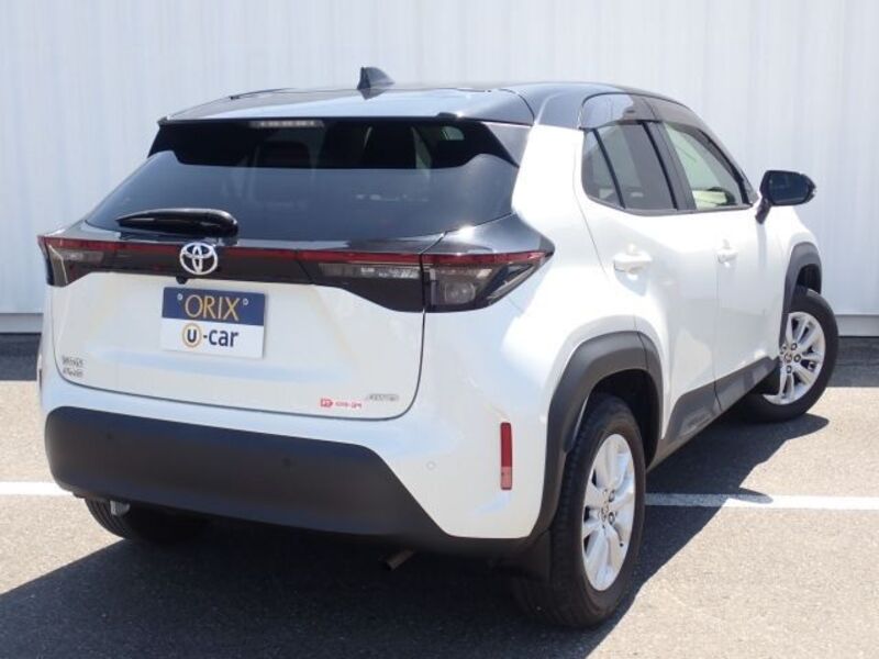 YARIS CROSS