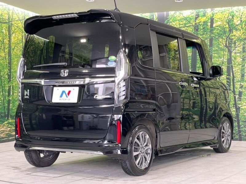 N BOX CUSTOM