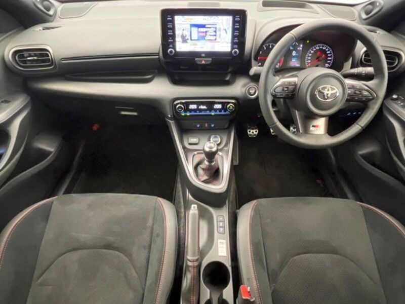GR YARIS