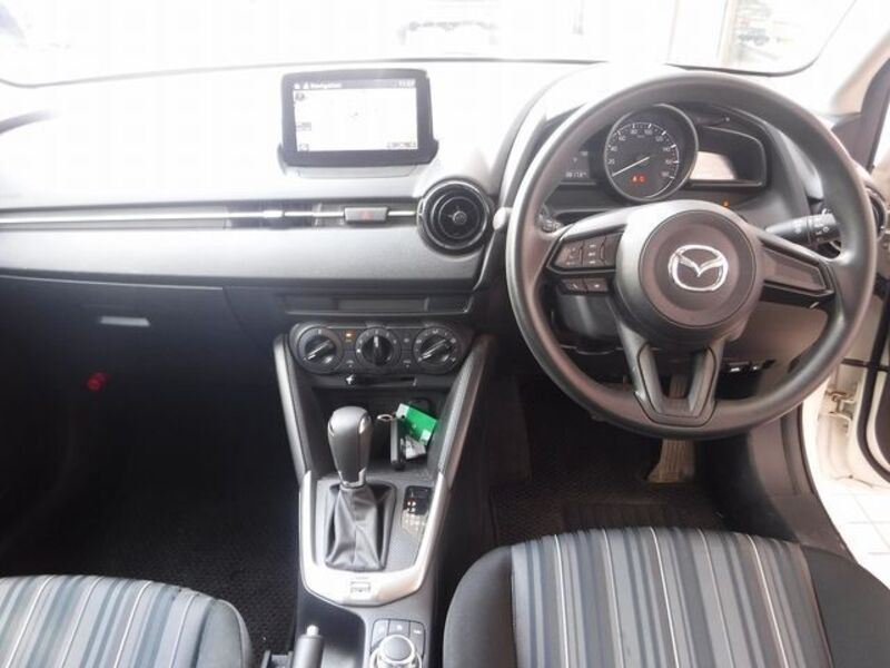 MAZDA2