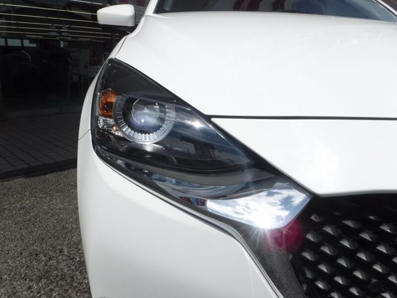 MAZDA2