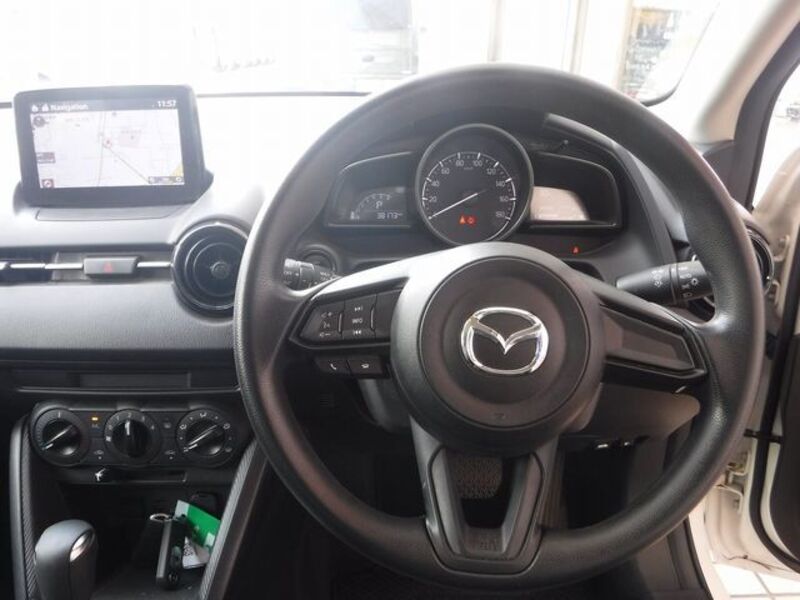 MAZDA2