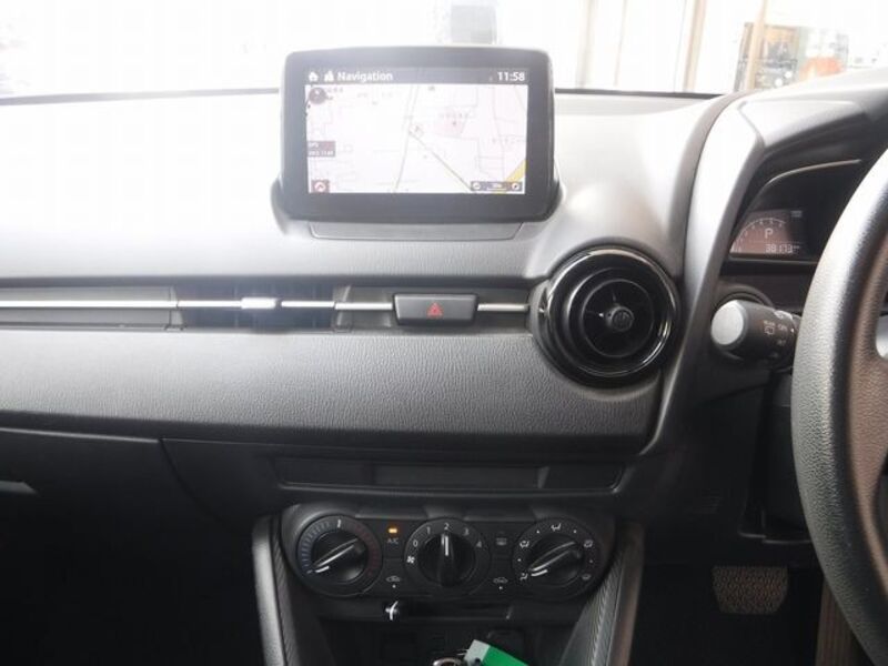 MAZDA2