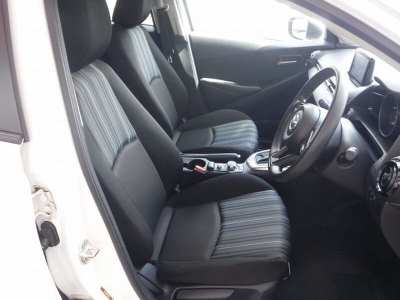 MAZDA2