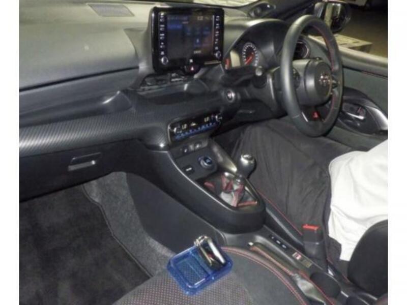 GR YARIS