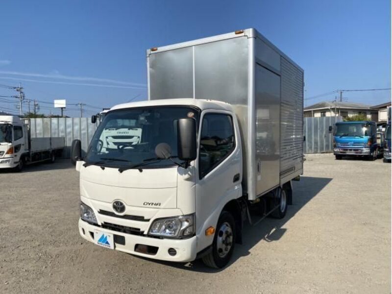 TOYOTA DYNA