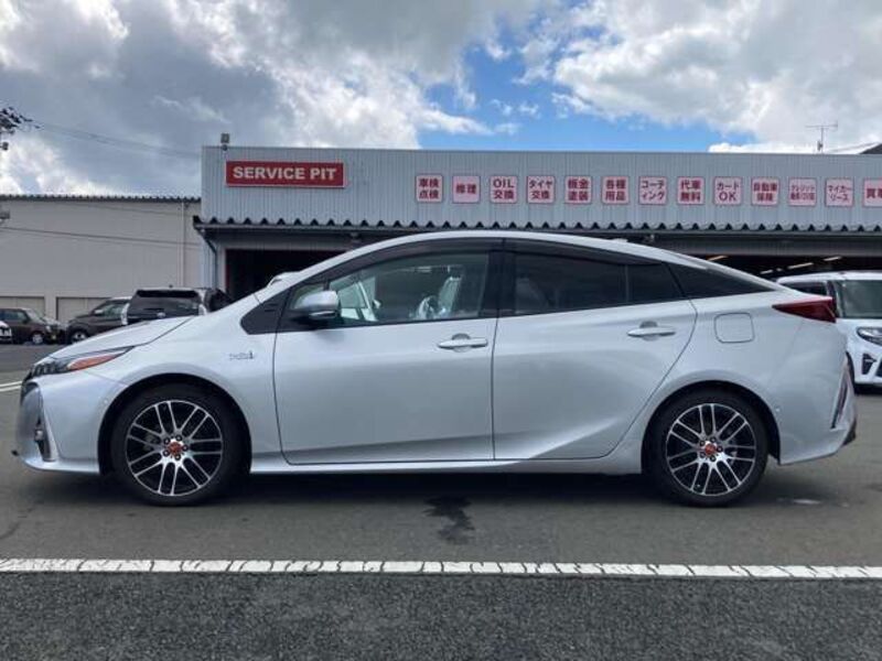 PRIUS PHV