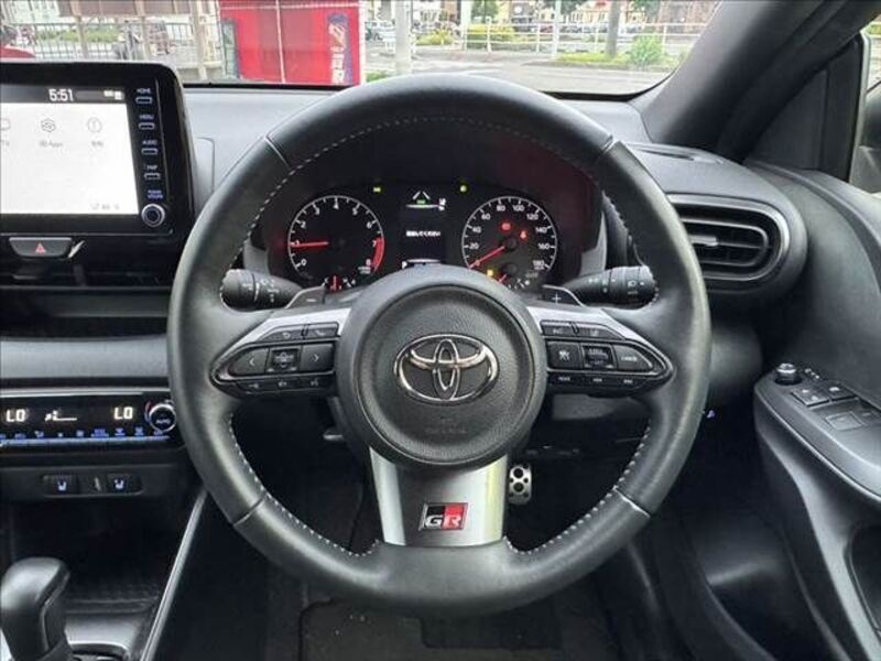 GR YARIS