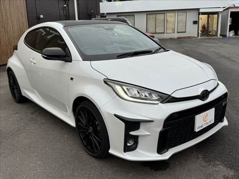 GR YARIS