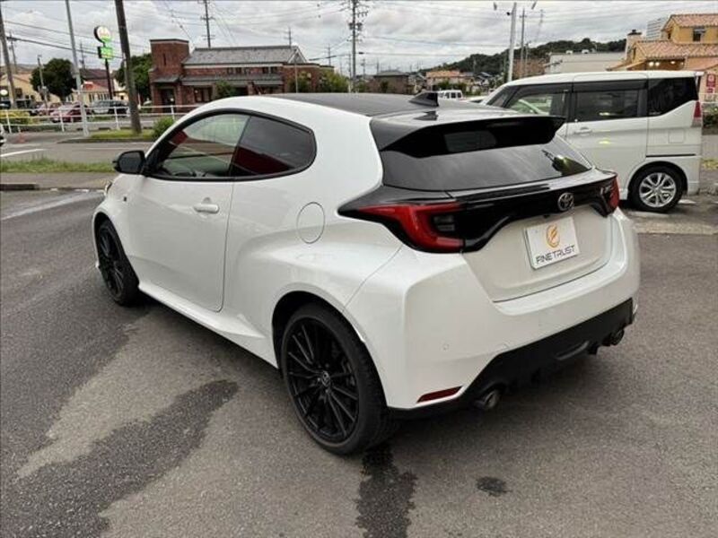 GR YARIS