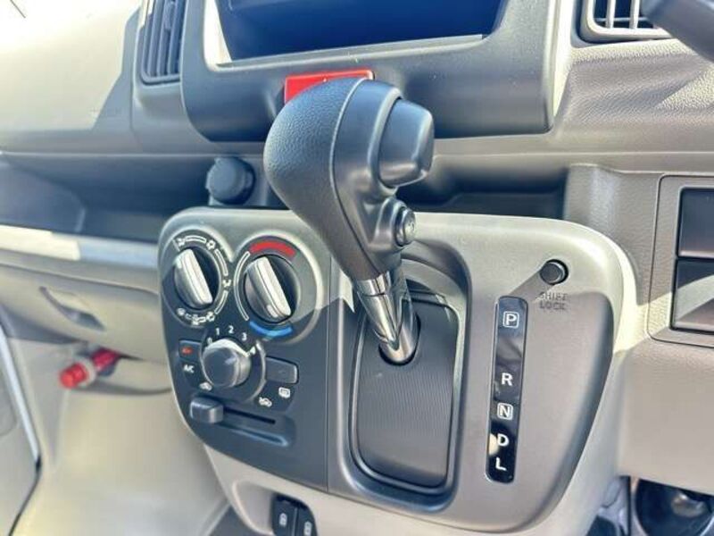 CLIPPER VAN