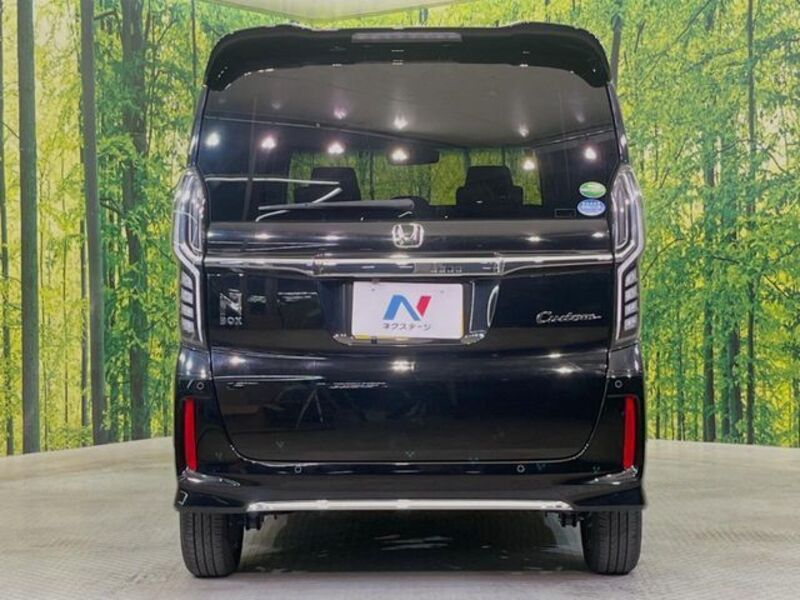 N BOX CUSTOM