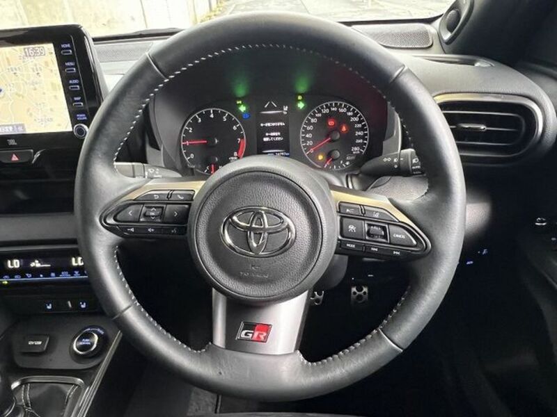 GR YARIS