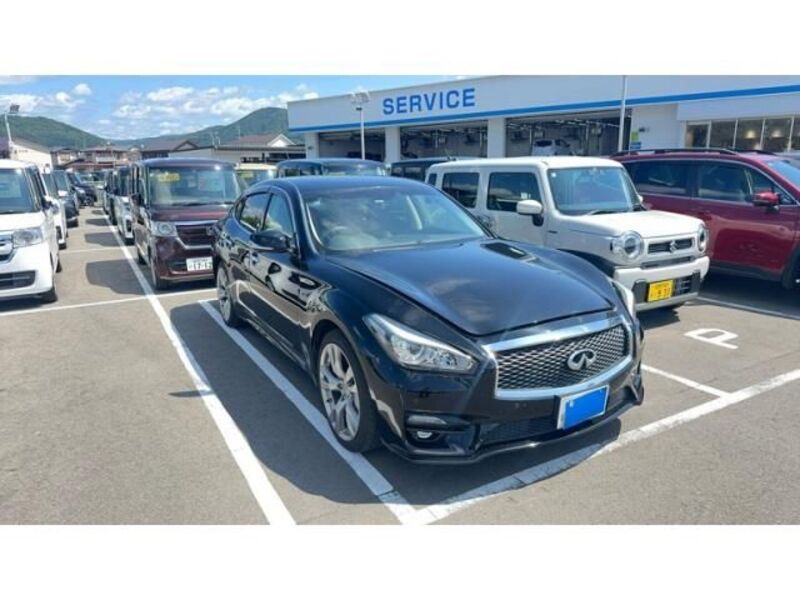 NISSAN FUGA