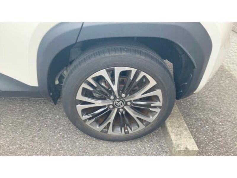 YARIS CROSS