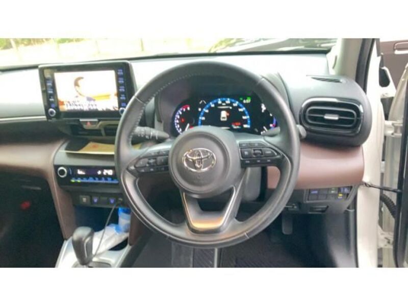 YARIS CROSS