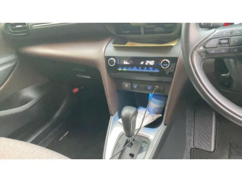 YARIS CROSS