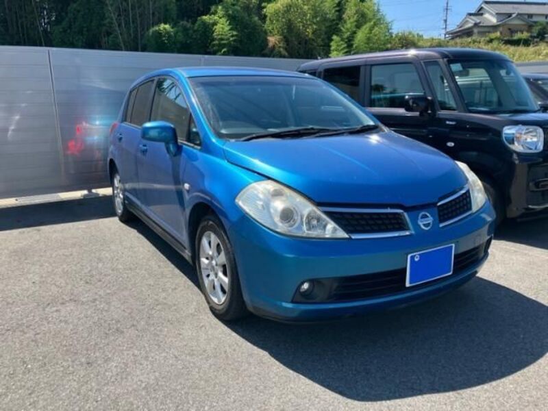 NISSAN TIIDA