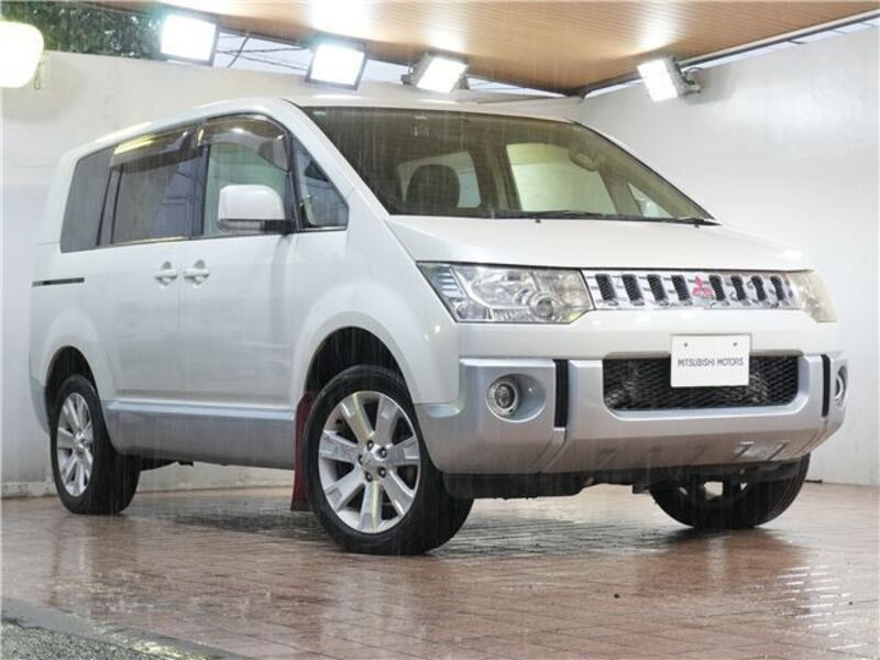 MITSUBISHI DELICA D5