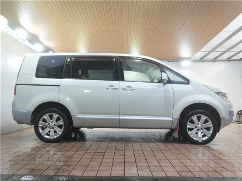 DELICA D5