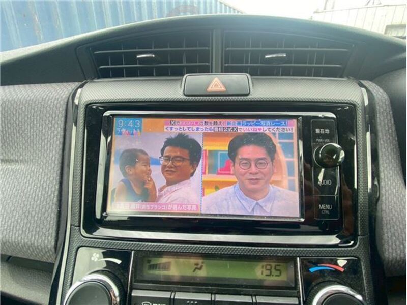 COROLLA AXIO