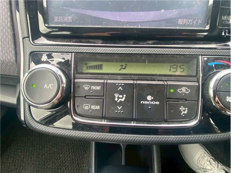 COROLLA AXIO