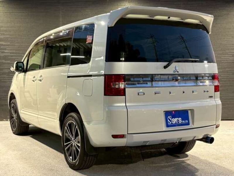 DELICA D5