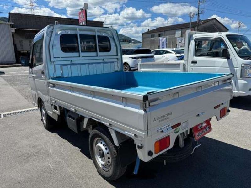 MINICAB TRUCK