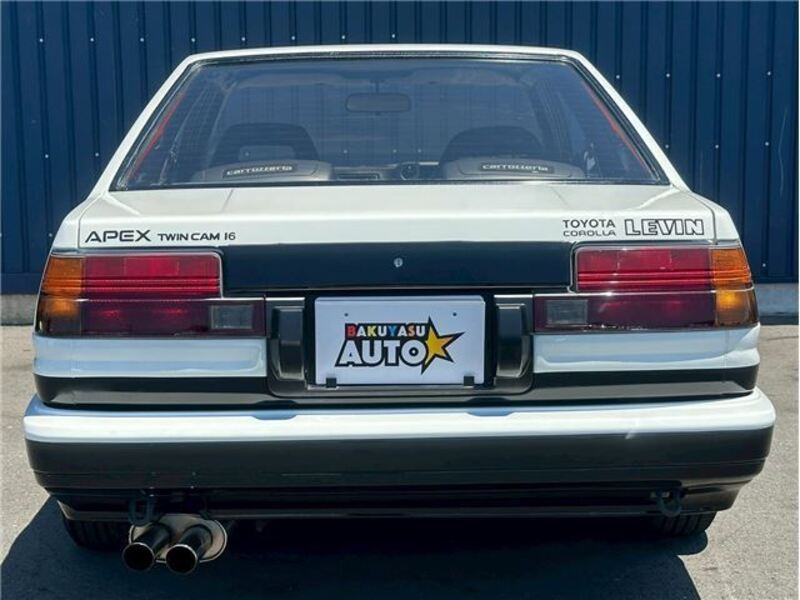 COROLLA LEVIN