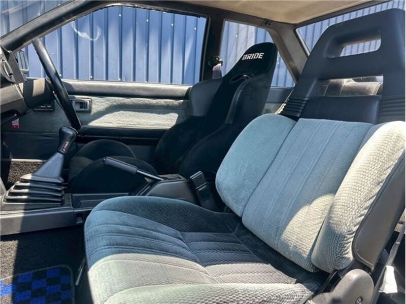 COROLLA LEVIN