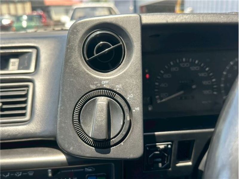 COROLLA LEVIN