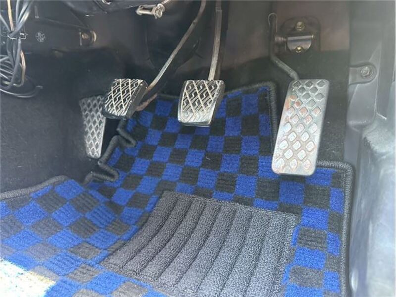 COROLLA LEVIN