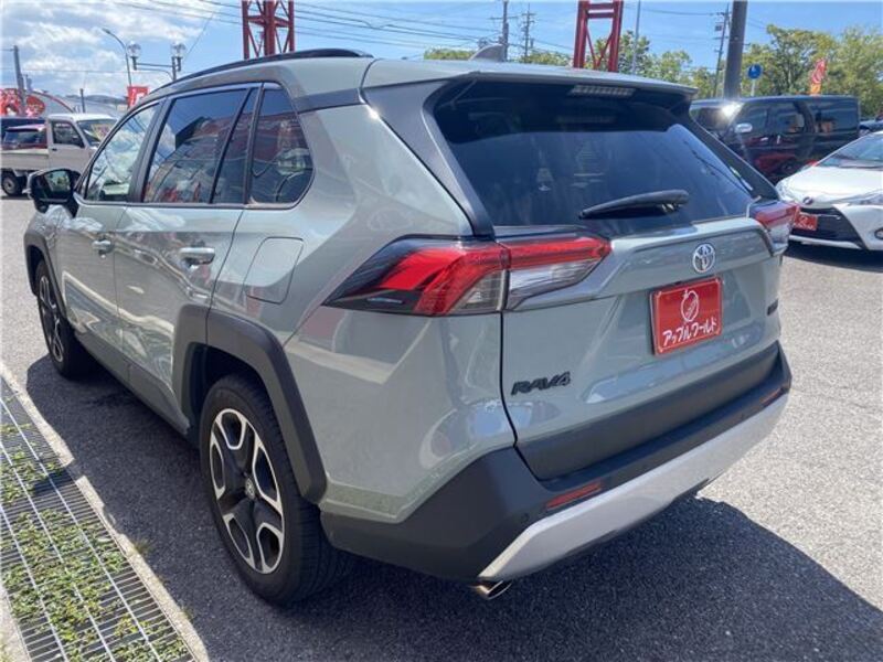 RAV4