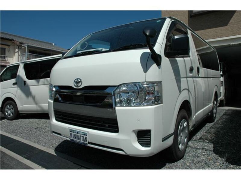 TOYOTA HIACE VAN