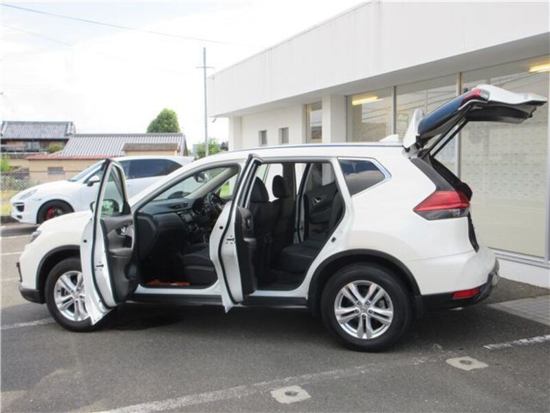 X-TRAIL
