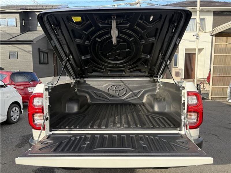 HILUX