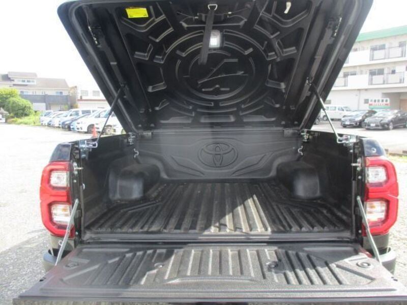 HILUX